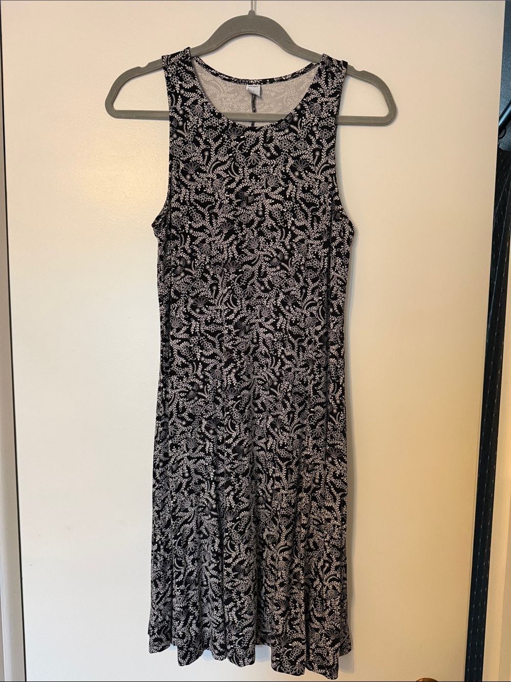 Old Navy Black & White Printed Sleeveless Midi Dress